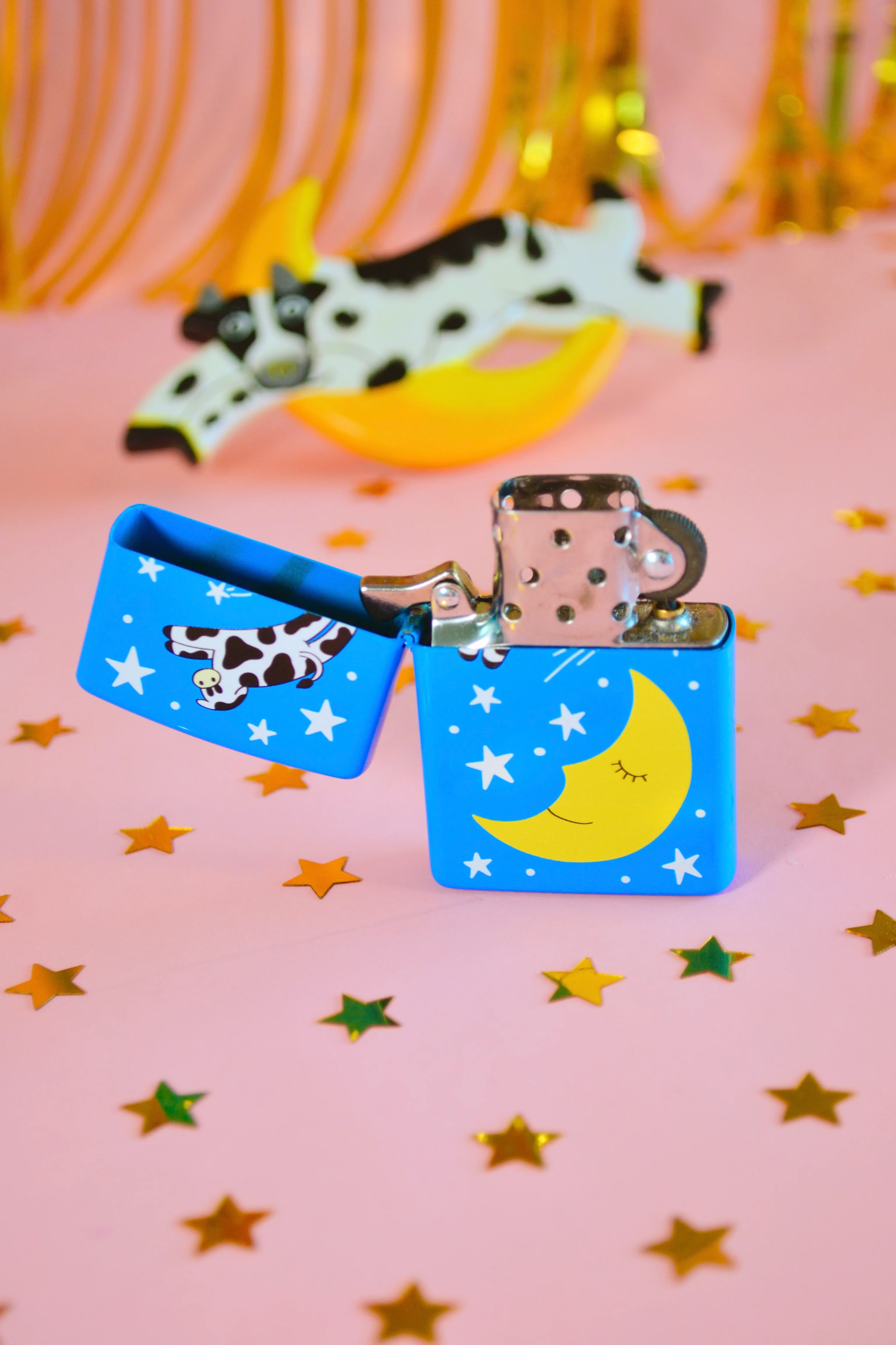 Cow Over The Moon Lighter - Image 2