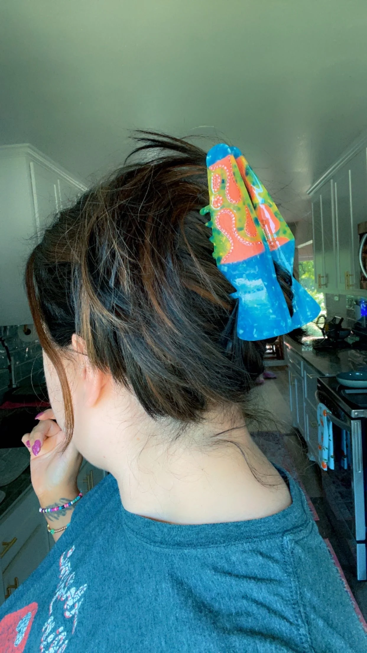 Rhinestone Lava Lamp Hair Claw - Image 3